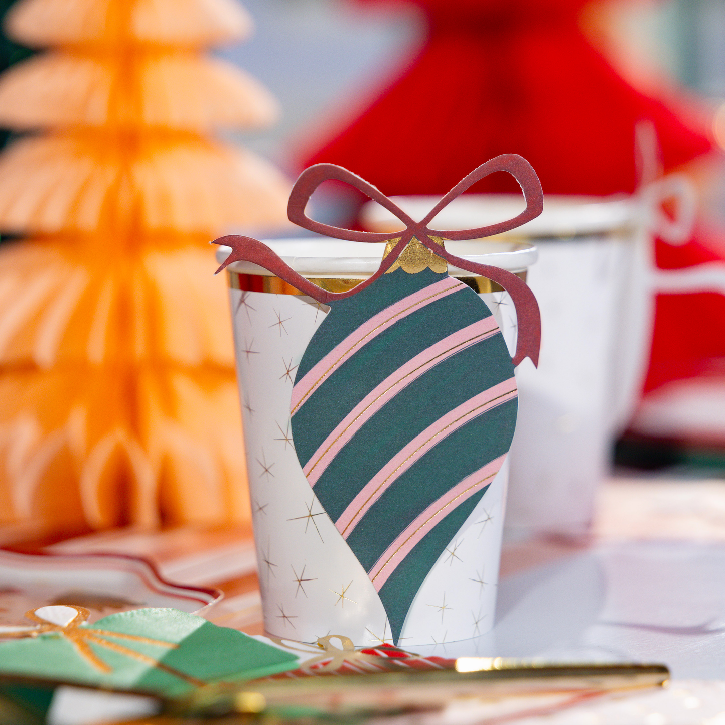 HOL24-CU1- Christmas Cheer Paper Cups