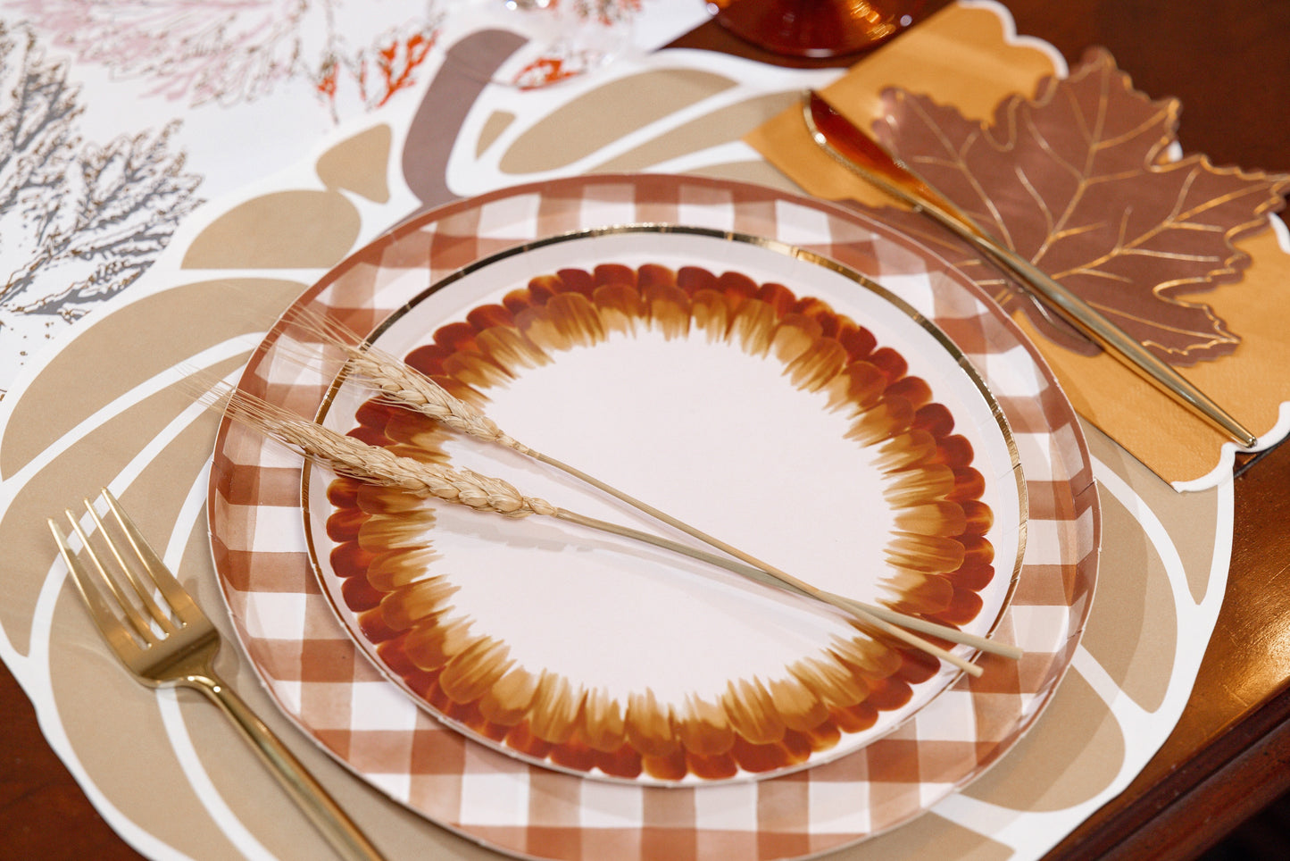 HAR24-DNP1- Brown Gingham Dinner Paper Plates