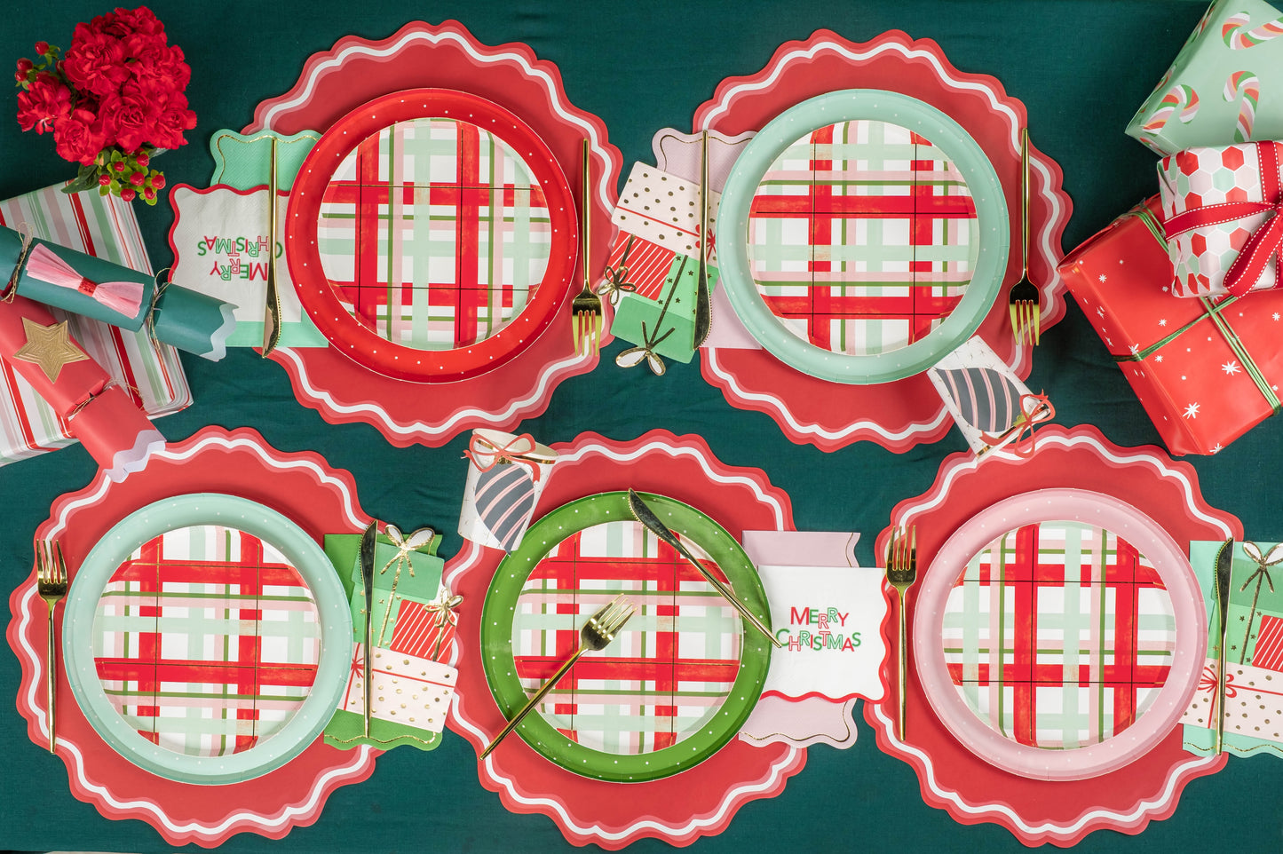 HOL25-DP6- Cheerful Plaid Small Plates