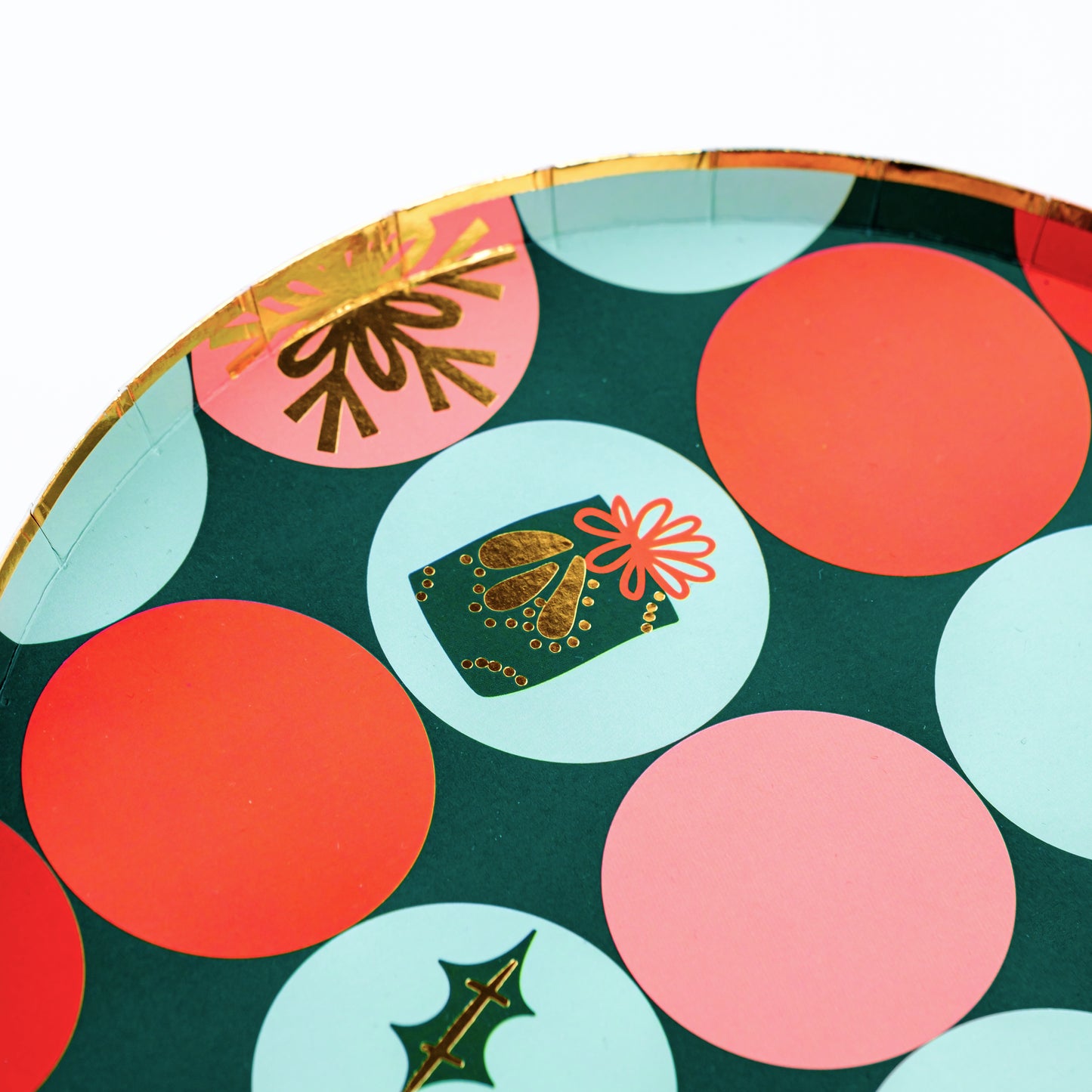 HOL24-DP4- Christmas Party Dessert Paper Plates