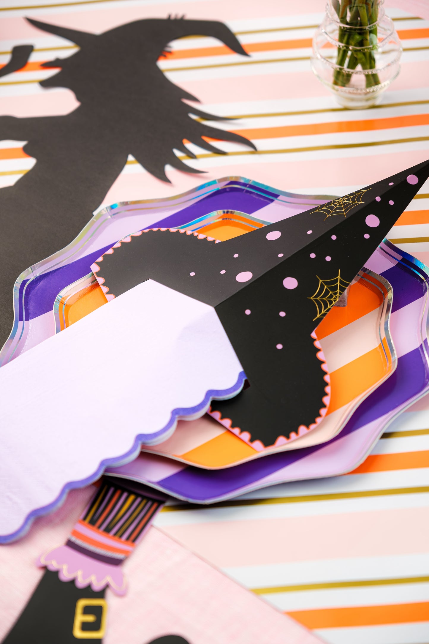 HAL24-DP1- Spooky Stripes Dessert Paper Plates