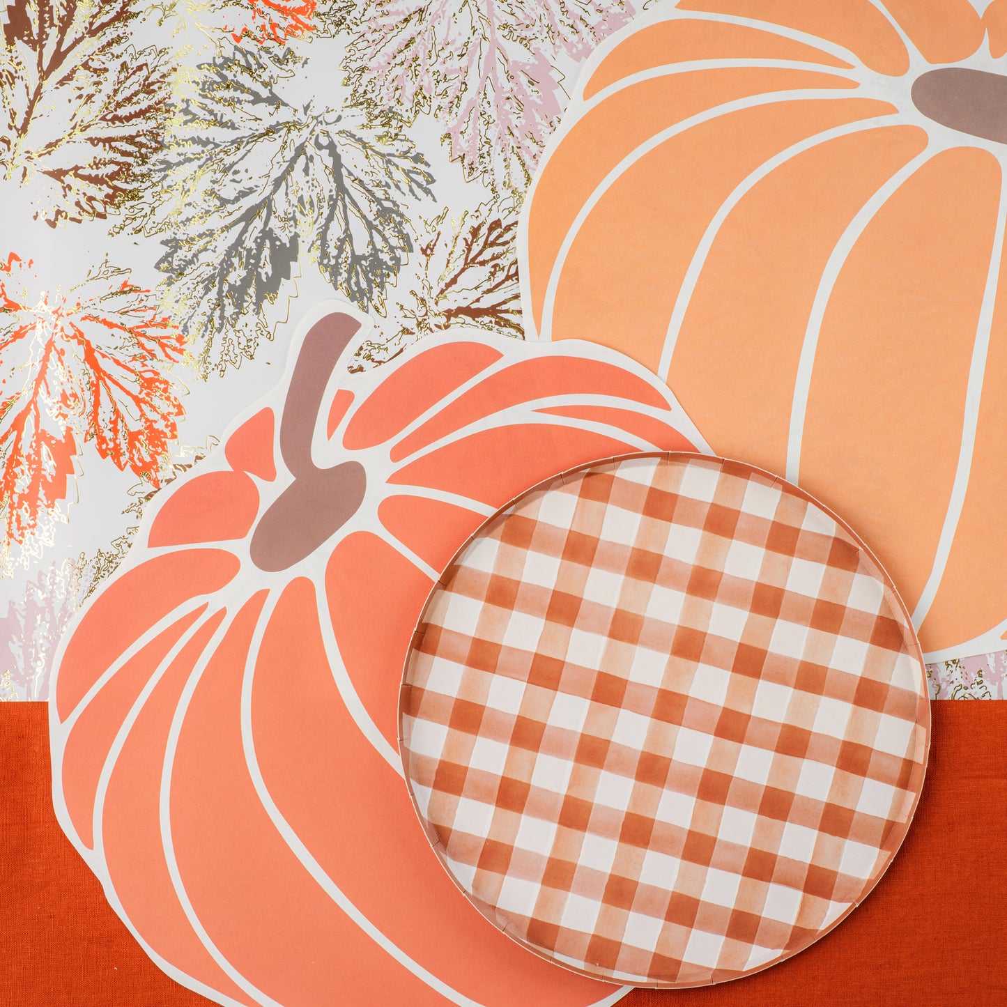 HAR24-DNP1- Brown Gingham Dinner Paper Plates