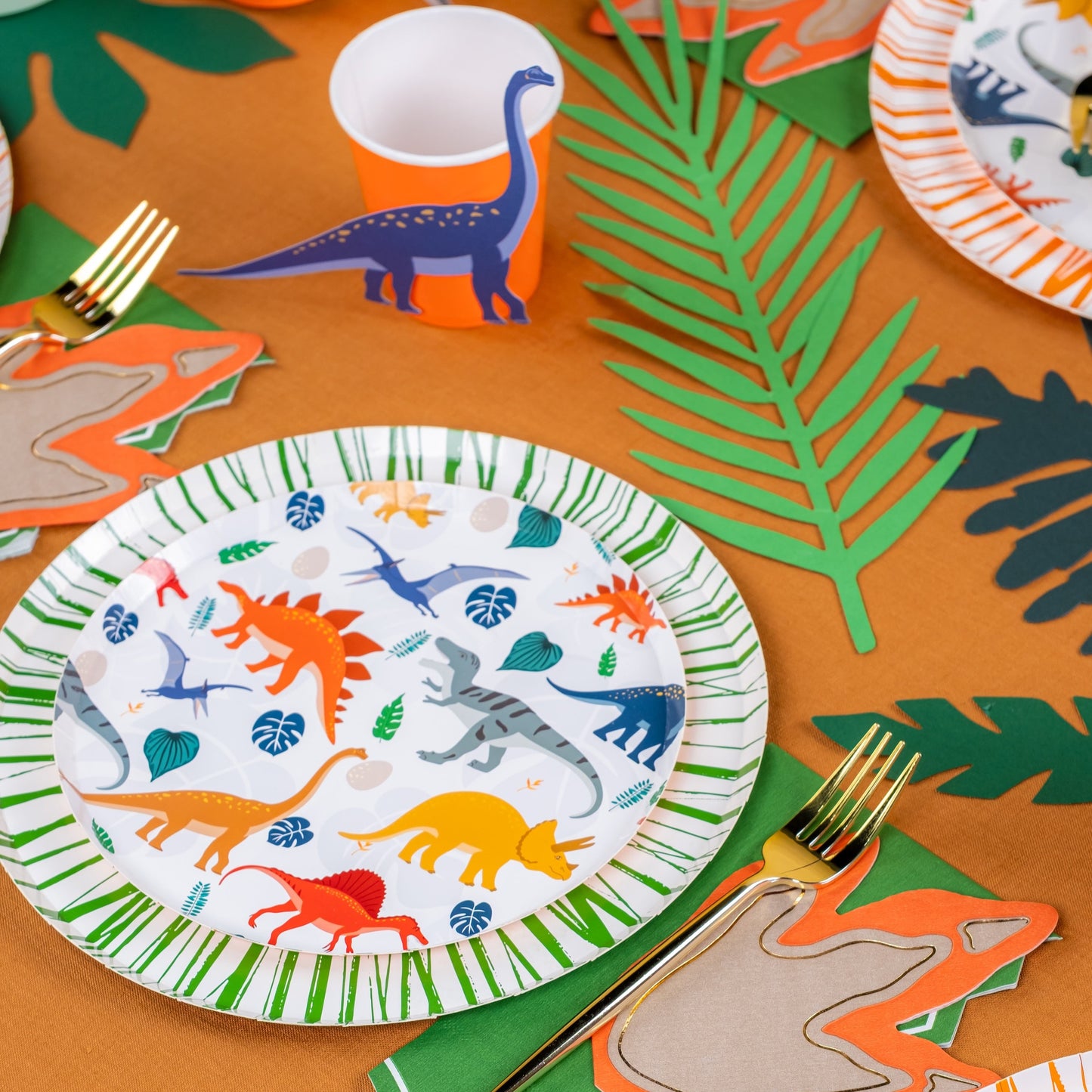 DINO25-DP1- Dinosaur Dessert Plates