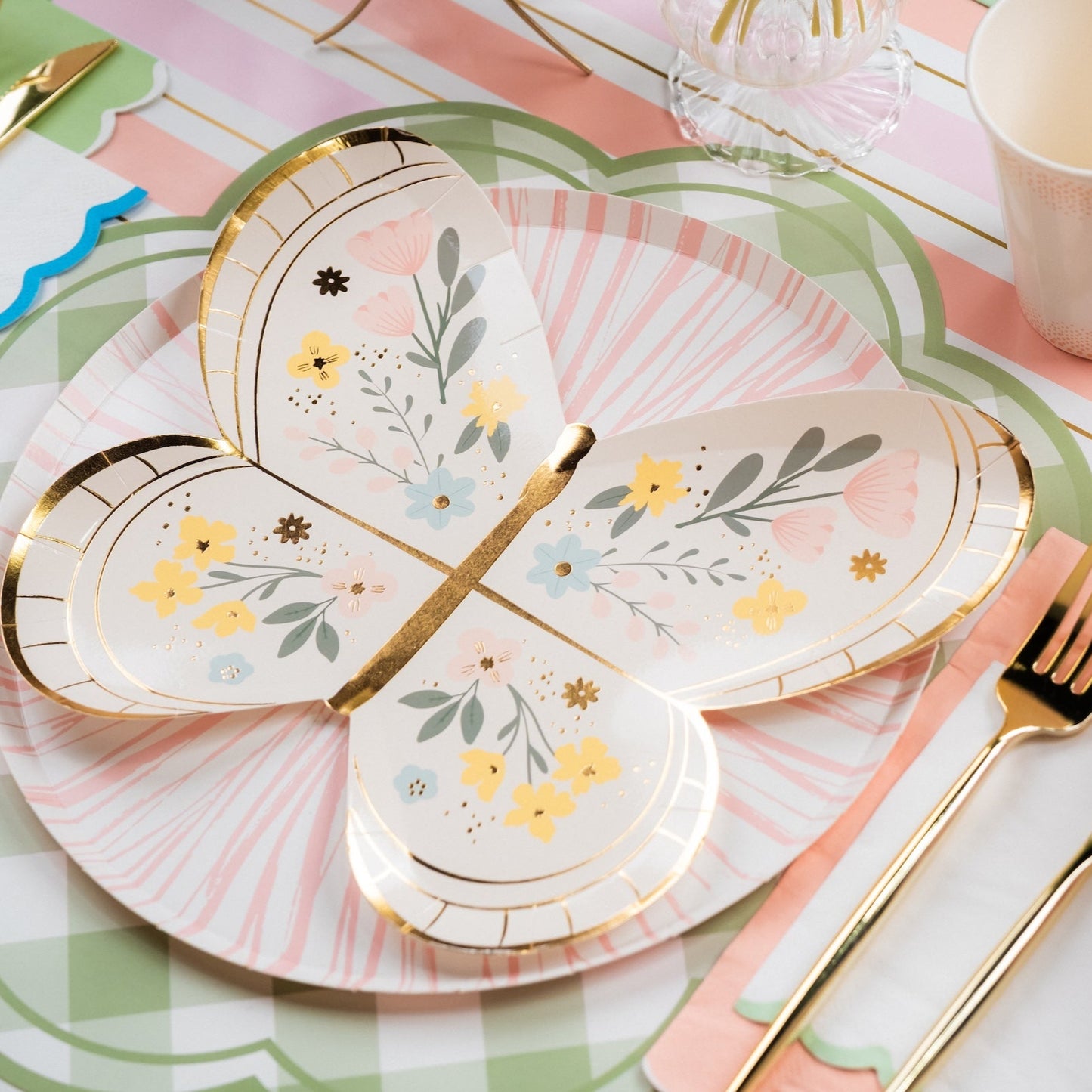 MCL25-PL24- Green Gingham Soft Scallop Placemat
