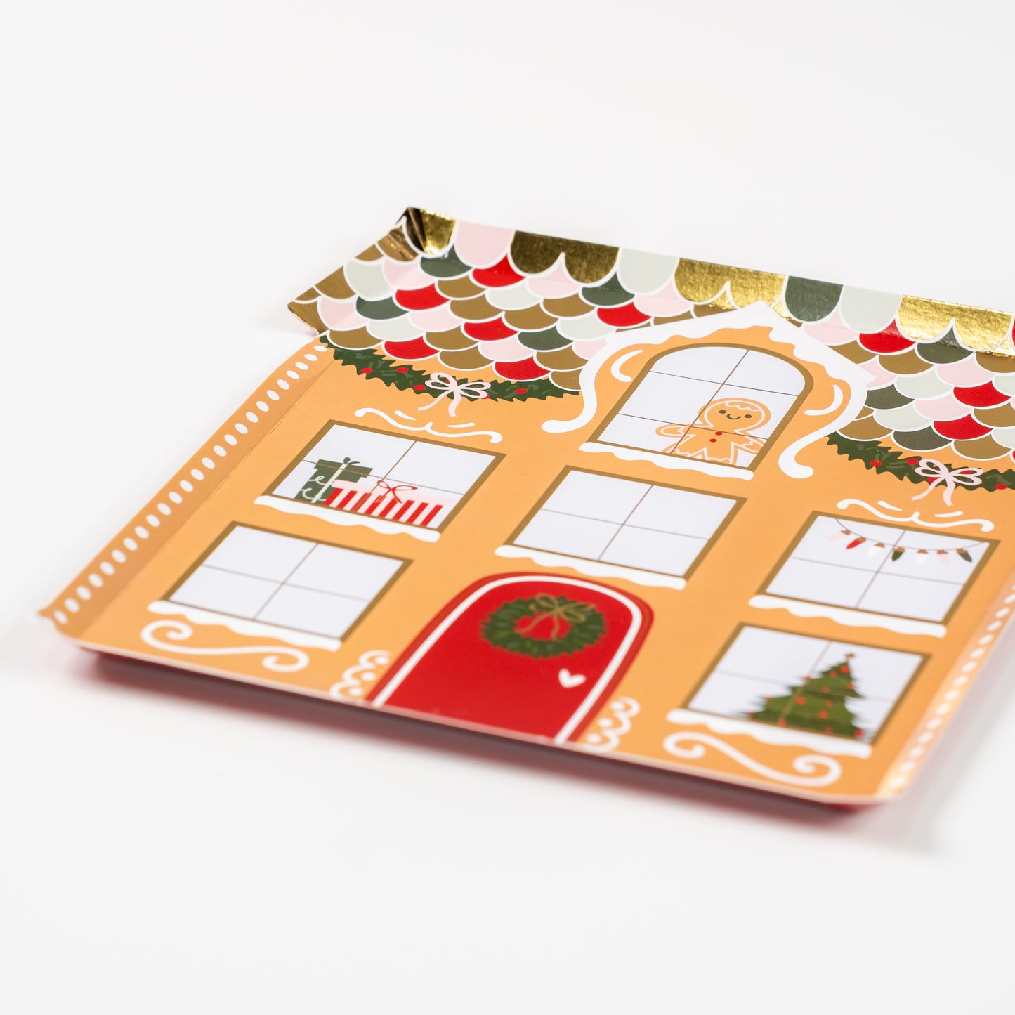 HOL25-DP5-Gingerbread House Shaped Plates-(PREORDER STARTS SHIPPING 08/15)