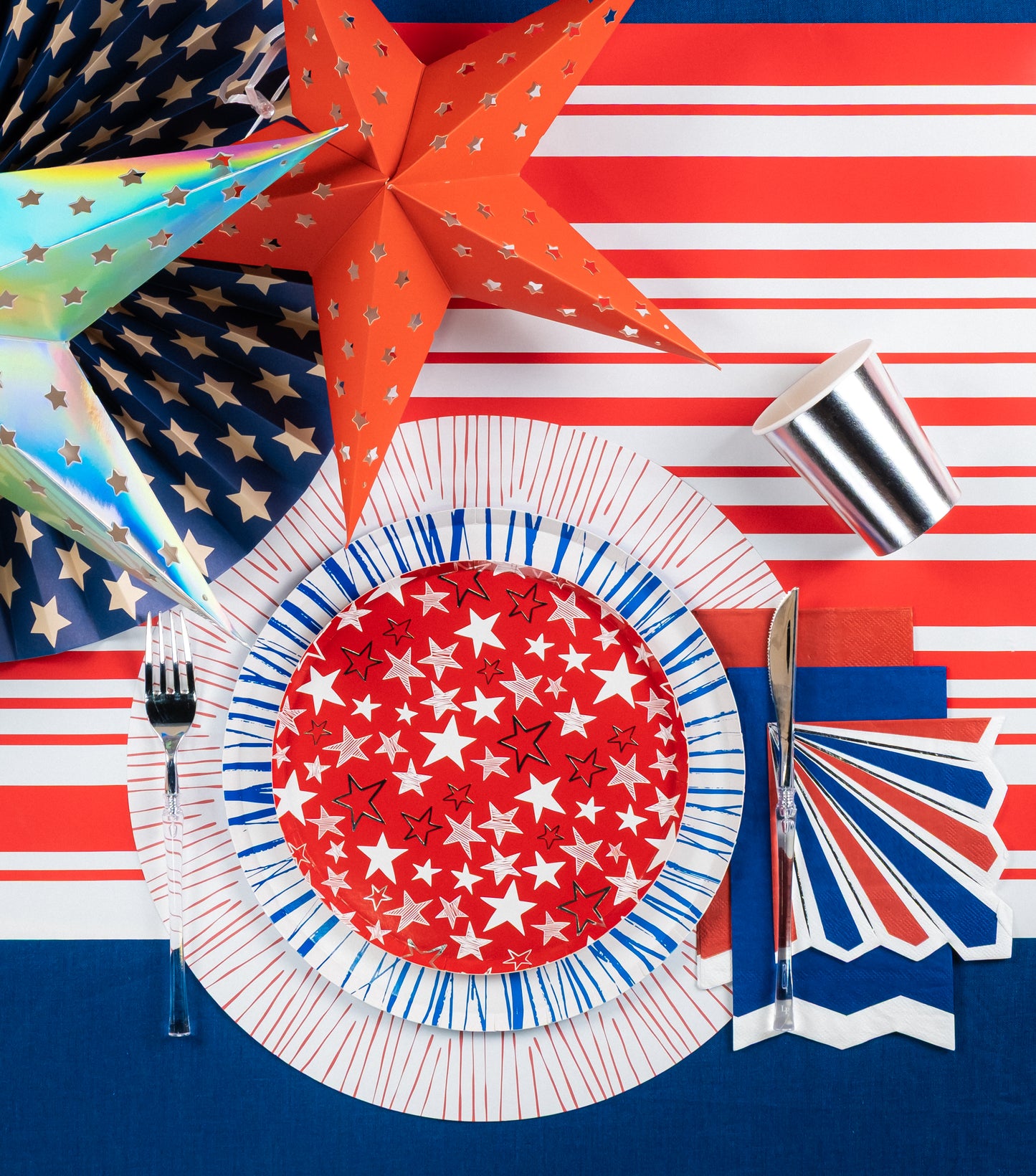 MCL25-PL26- Star Bright Round Paper Placemats