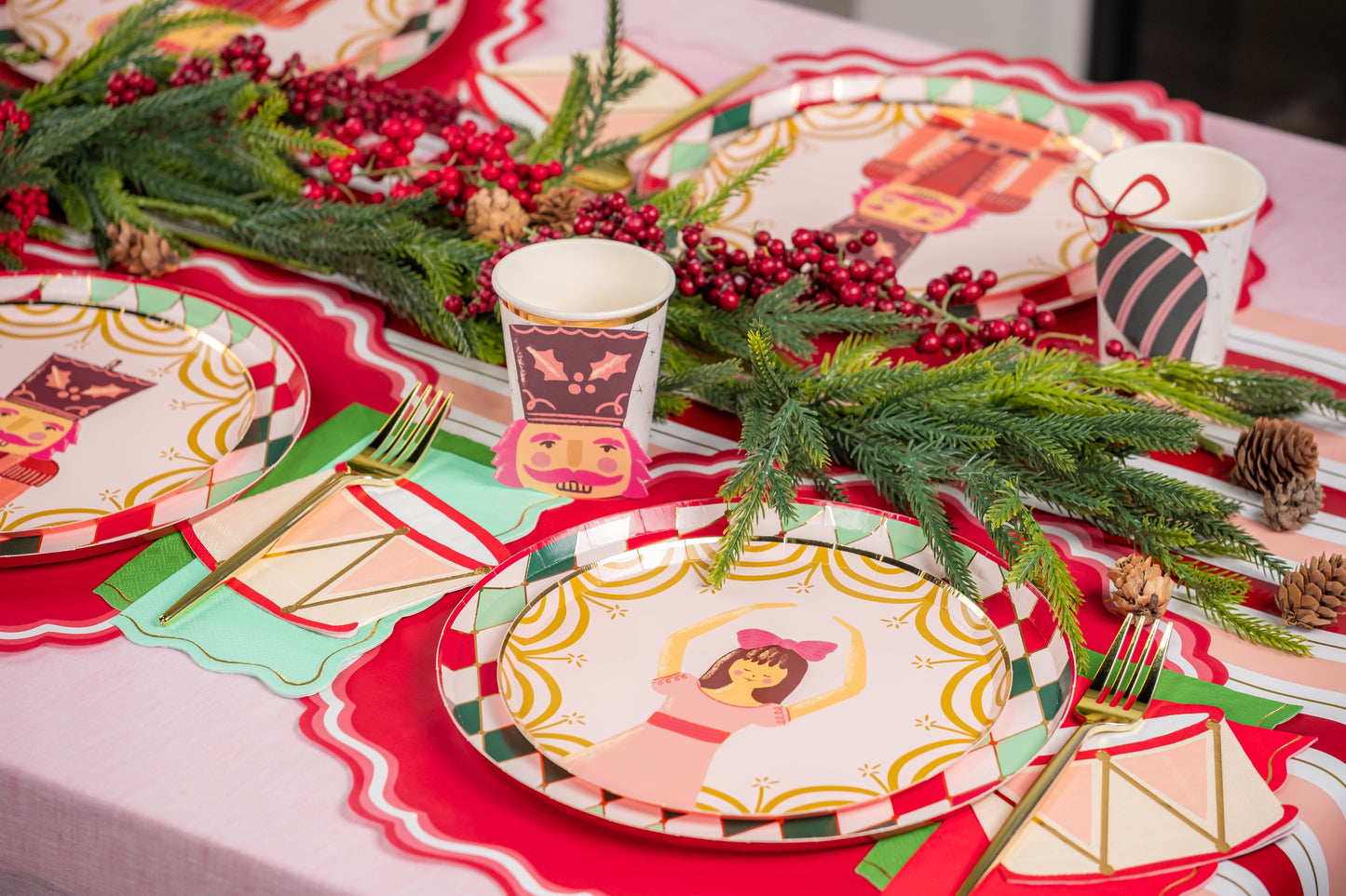HOL25-DNP6-Multicolor Holiday Diamond Dinner Plates