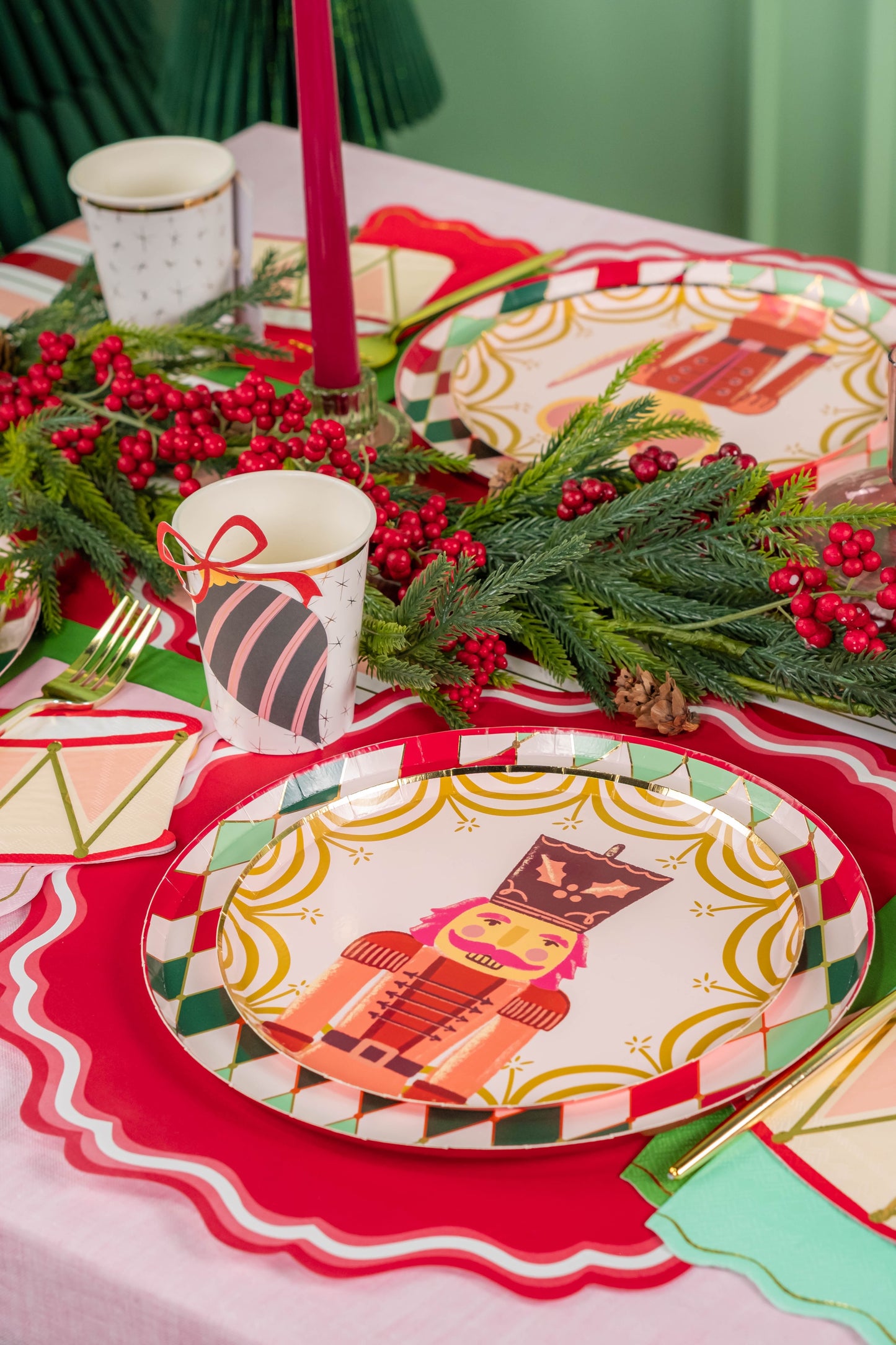 HOL25-DNP6-Multicolor Holiday Diamond Dinner Plates