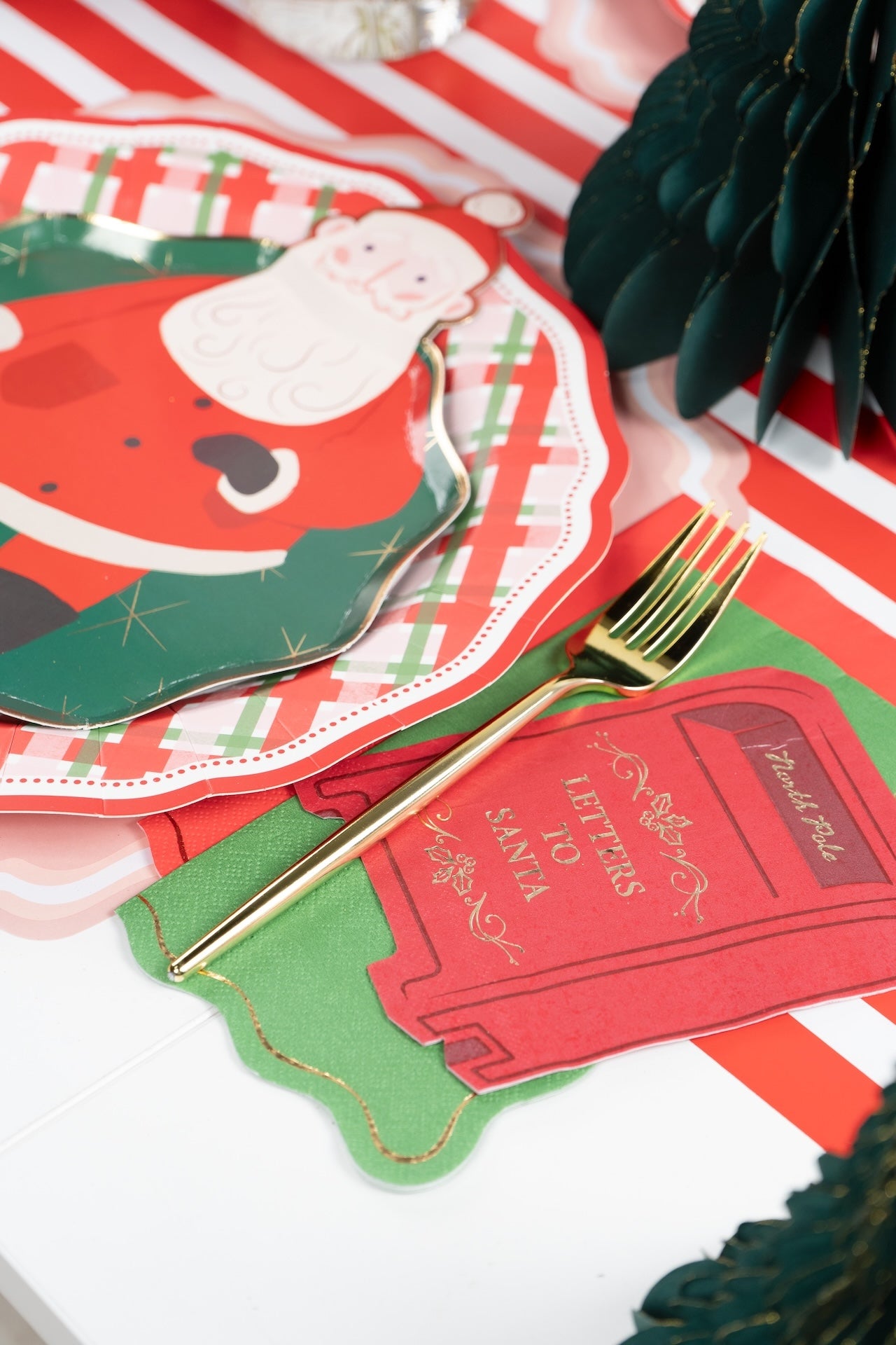 HOL25-GT4- Holiday Cheerful Guest Towels