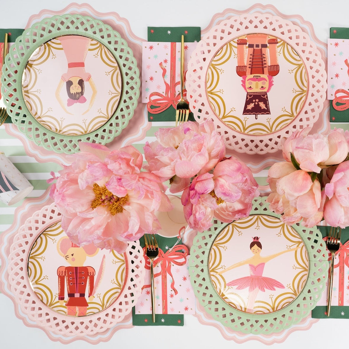 Sage Basketweave Dinner Paper Plates