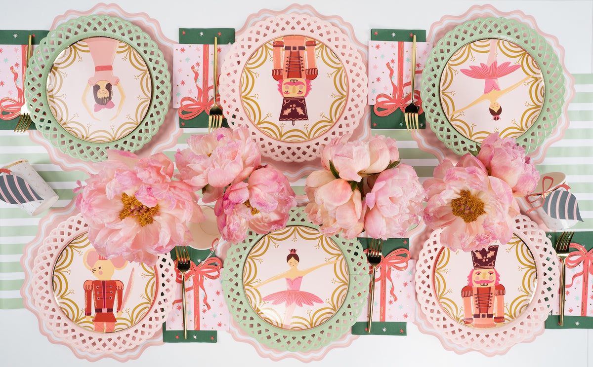 HOL25-DP7- Nutcracker Dessert Plates