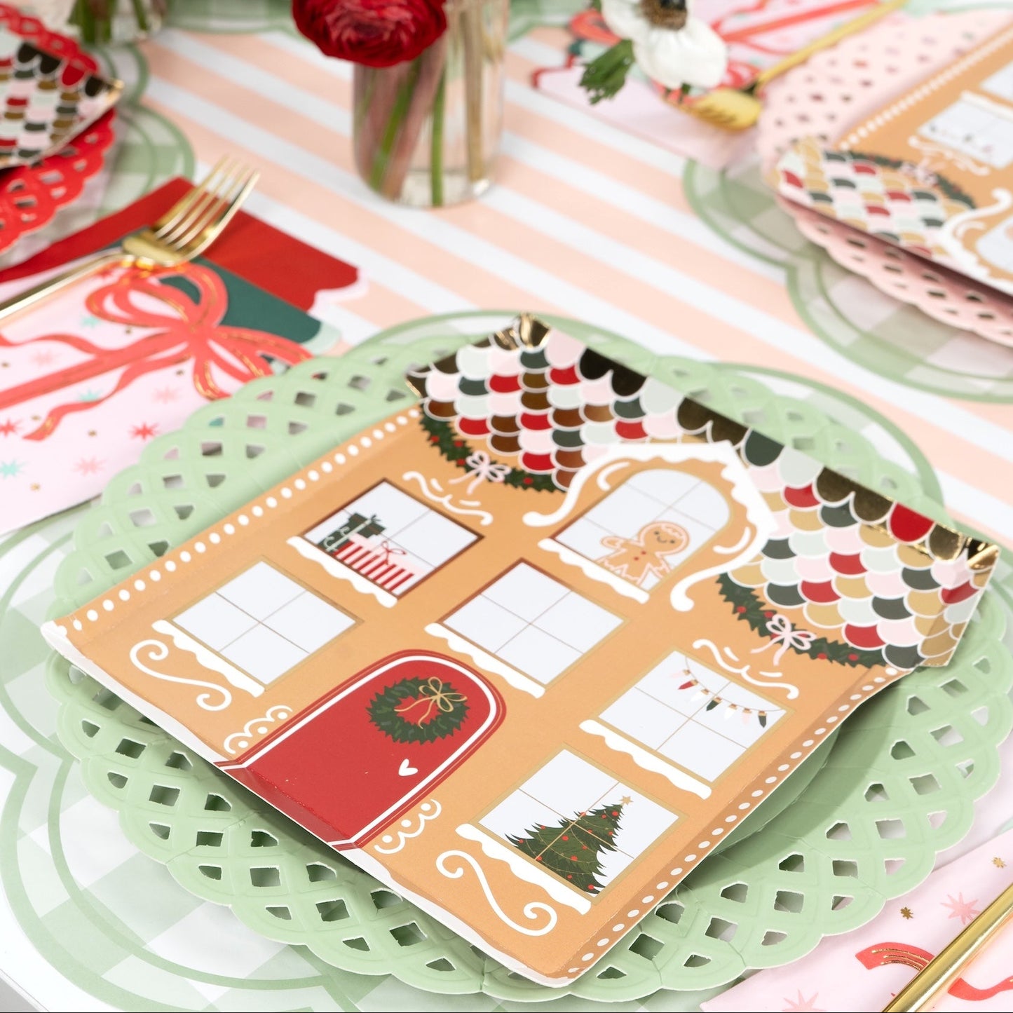 Sage Basketweave Dinner Paper Plates