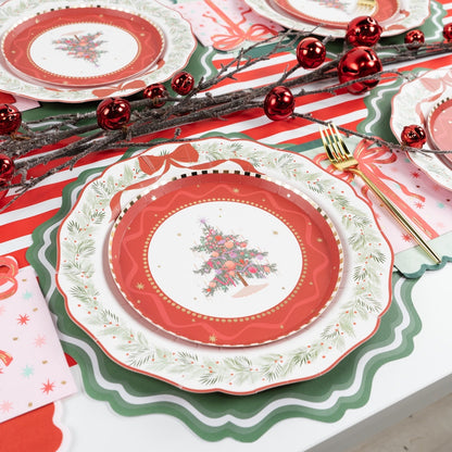 MCL23-PL4- Green Fancy Scallop Paper Placemats