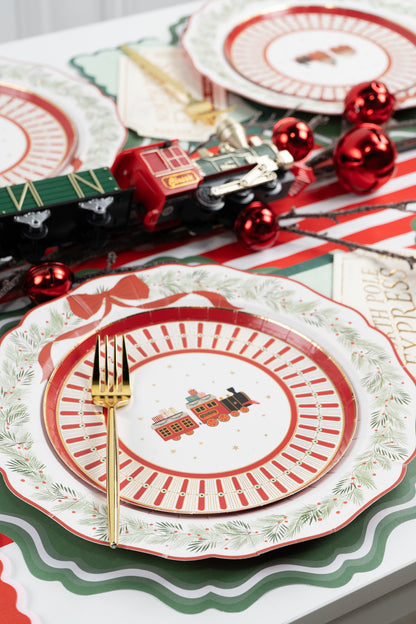 MCL23-PL4- Green Fancy Scallop Paper Placemats