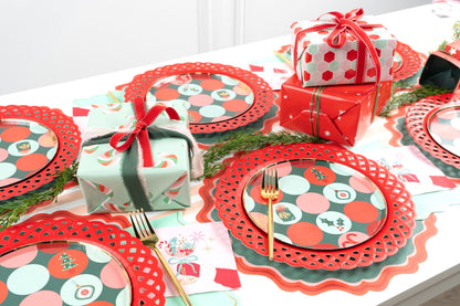 MCL24-PL16- Holiday Fancy Scallop Placemats