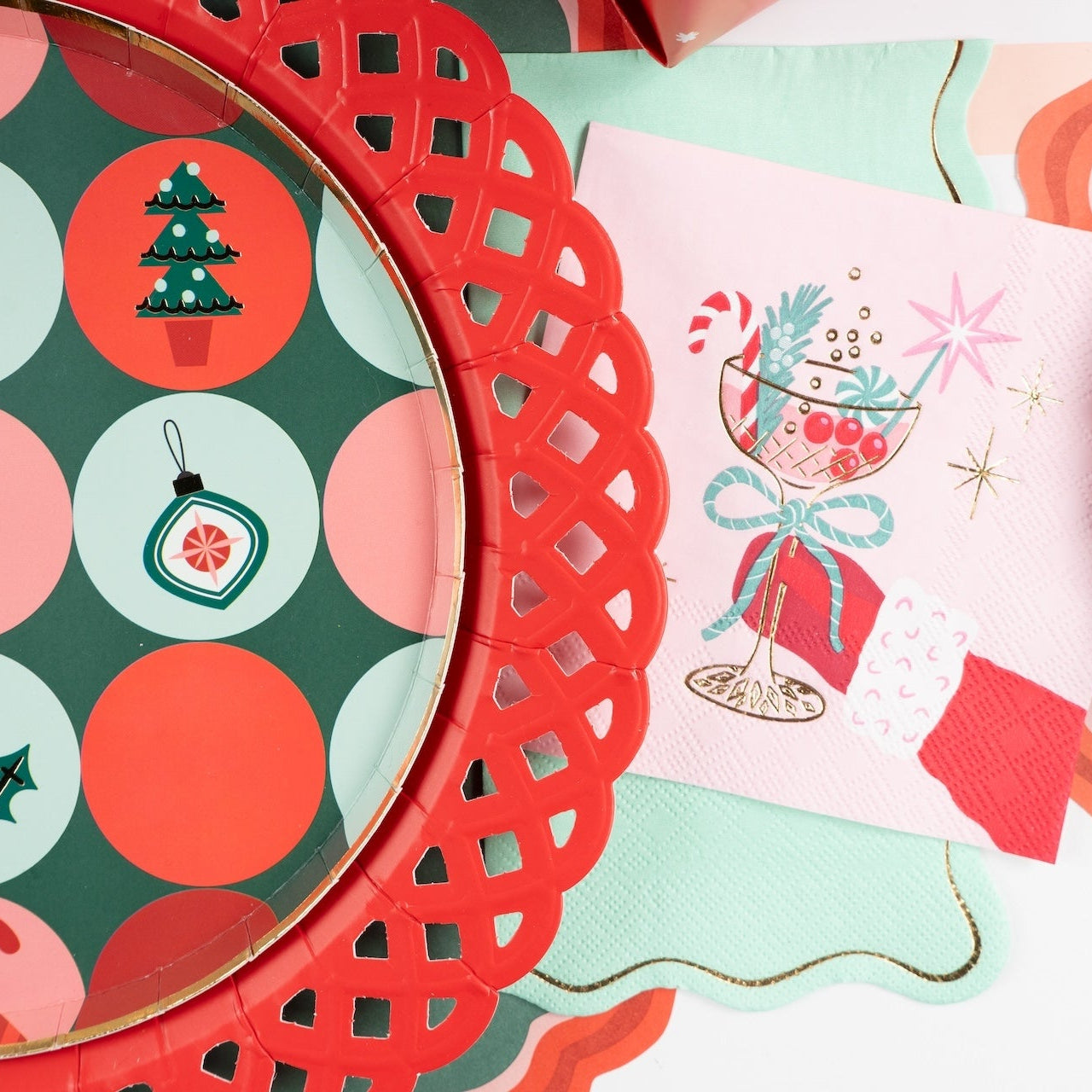 HOL25-GT4- Holiday Cheerful Guest Towels