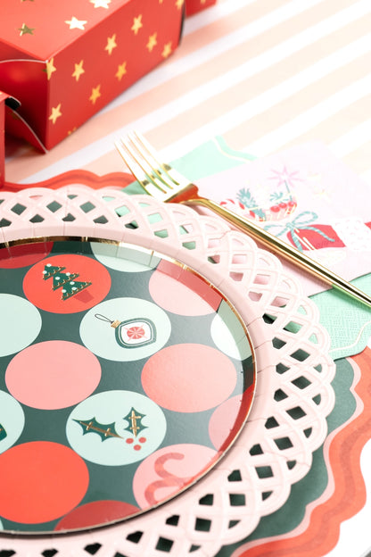 HOL24-DP4- Christmas Party Dessert Paper Plates