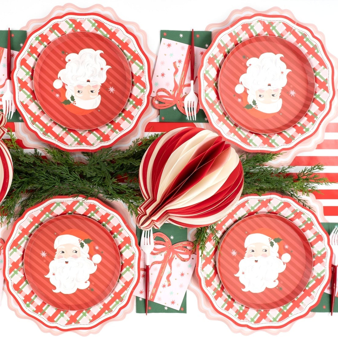 Pink Dusty Fancy Scallop Paper Placemats