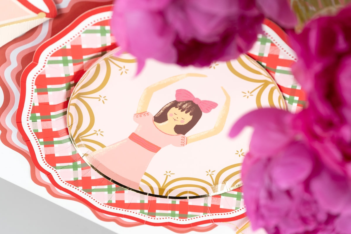 HOL25-DP7- Nutcracker Dessert Plates