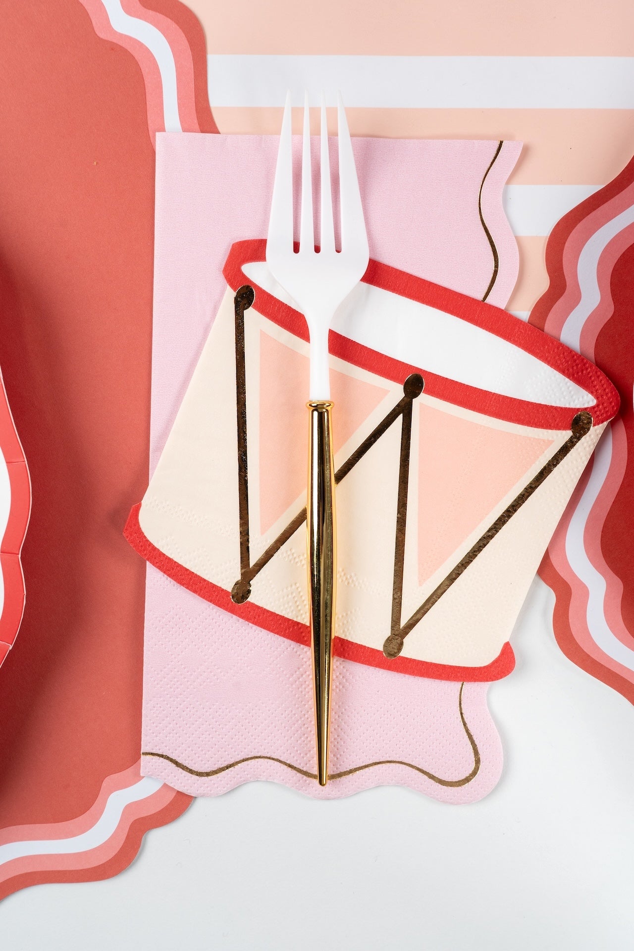 HOL25-CN7- Nutcracker Drum Napkins