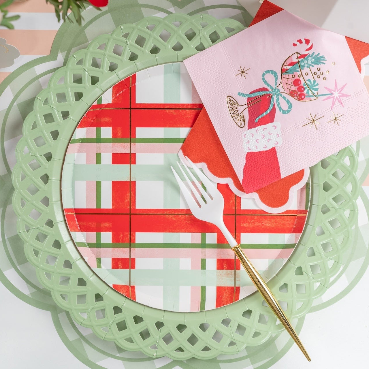 Sage Basketweave Dinner Paper Plates