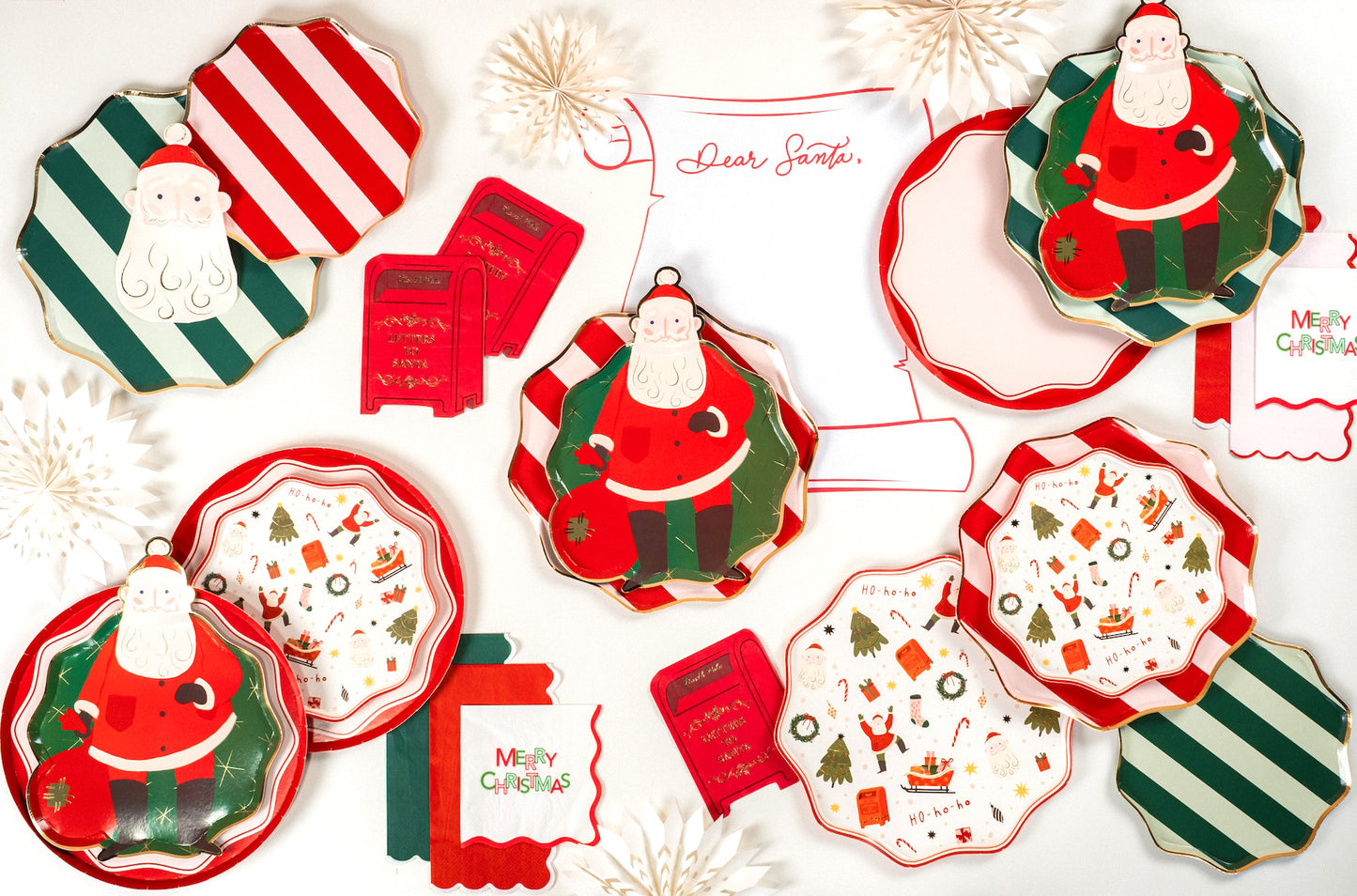 HOL24-DP2- Christmas Cheer Dessert Paper Plates