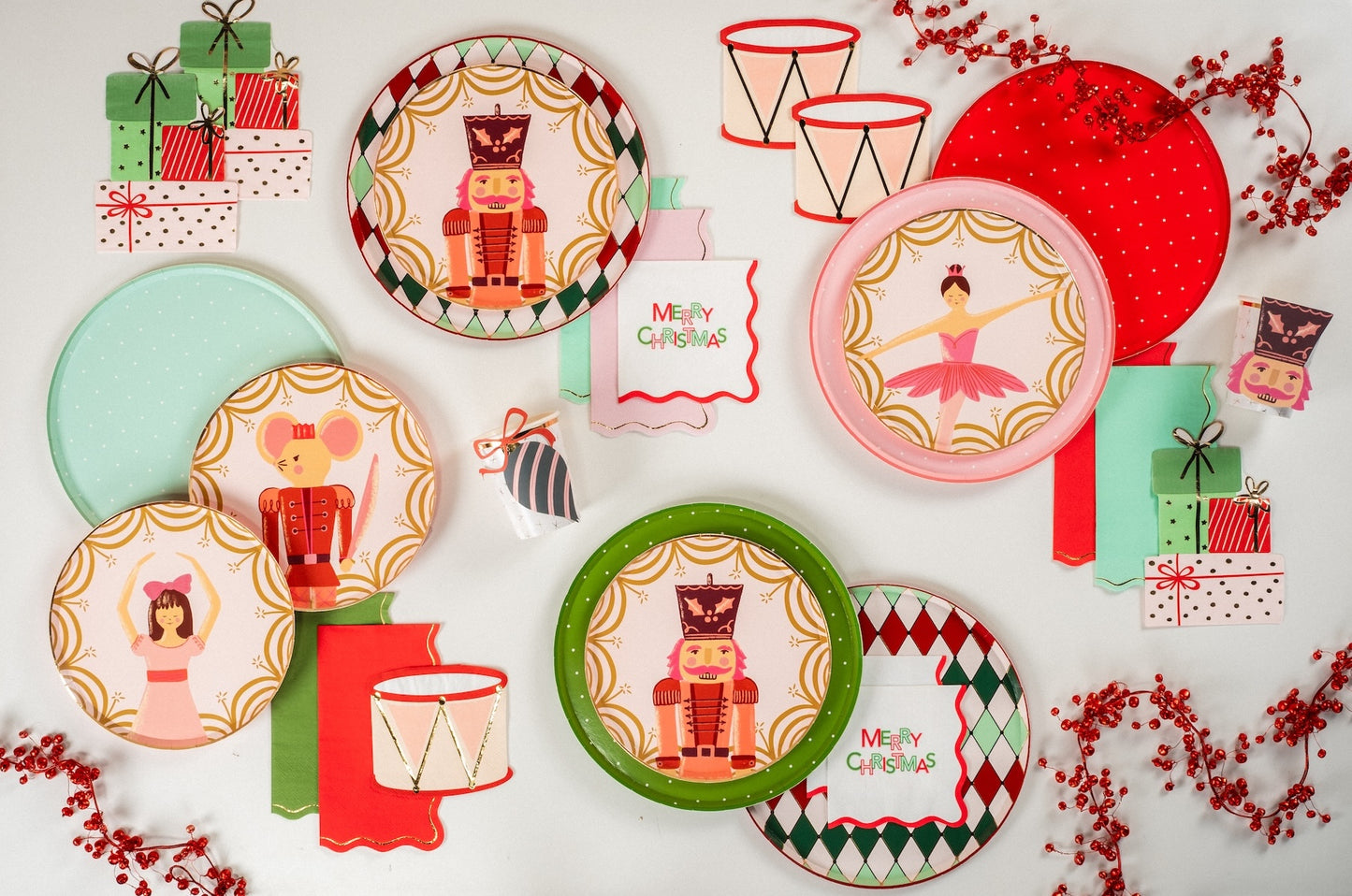 HOL25-DNP7-Christmas Cheerful Dinner Plates