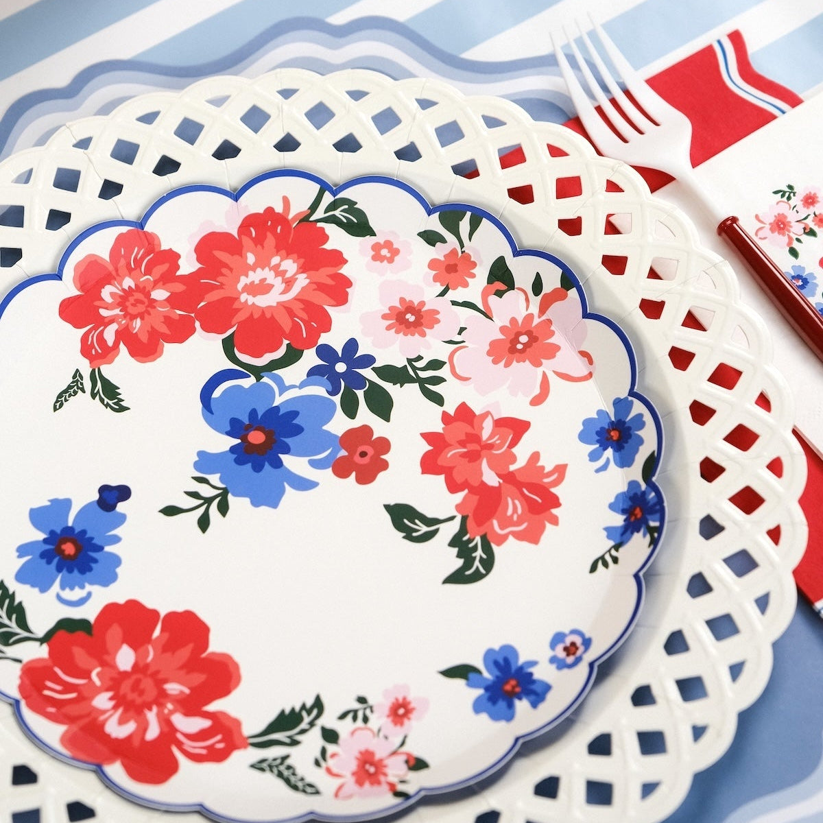 White Basketweave Dinner Paper Plates