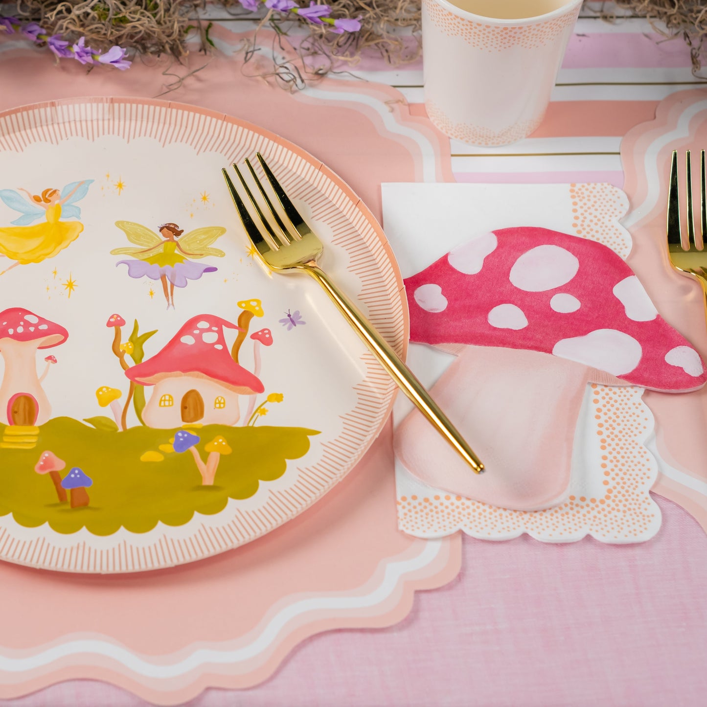 MUS25-CN6-Mushroom Shaped Napkins