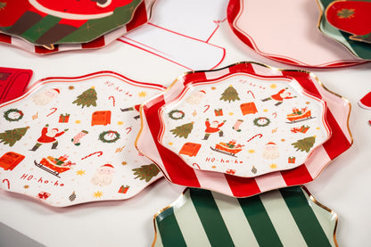 HOL24-DP2- Christmas Cheer Dessert Paper Plates