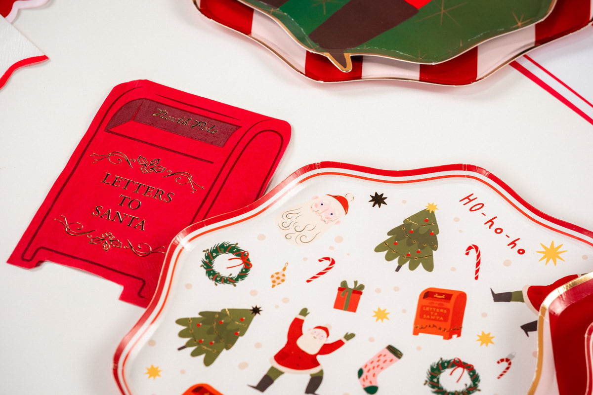 HOL24-DNP2- Christmas Cheer Dinner Paper Plates