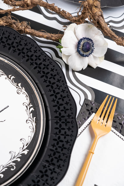 Elegant Black Pattern Dinner Plates