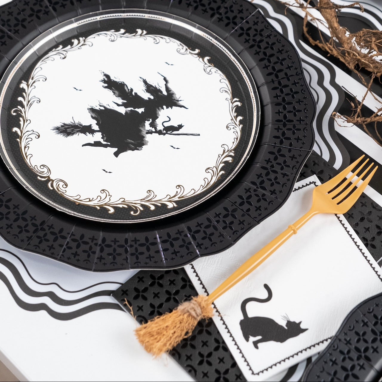 Elegant Halloween Cat Cocktail Napkins