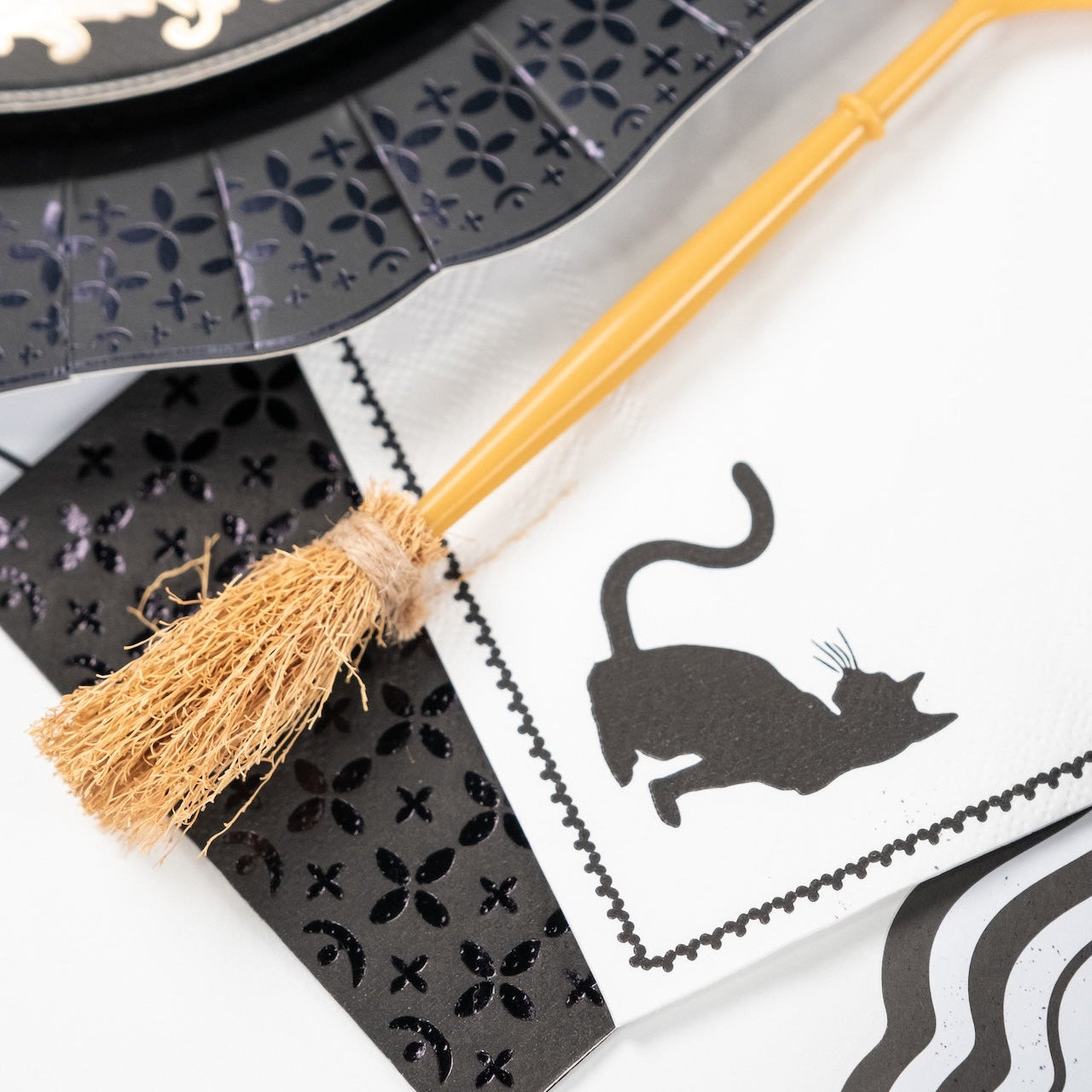 Elegant Halloween Cat Cocktail Napkins