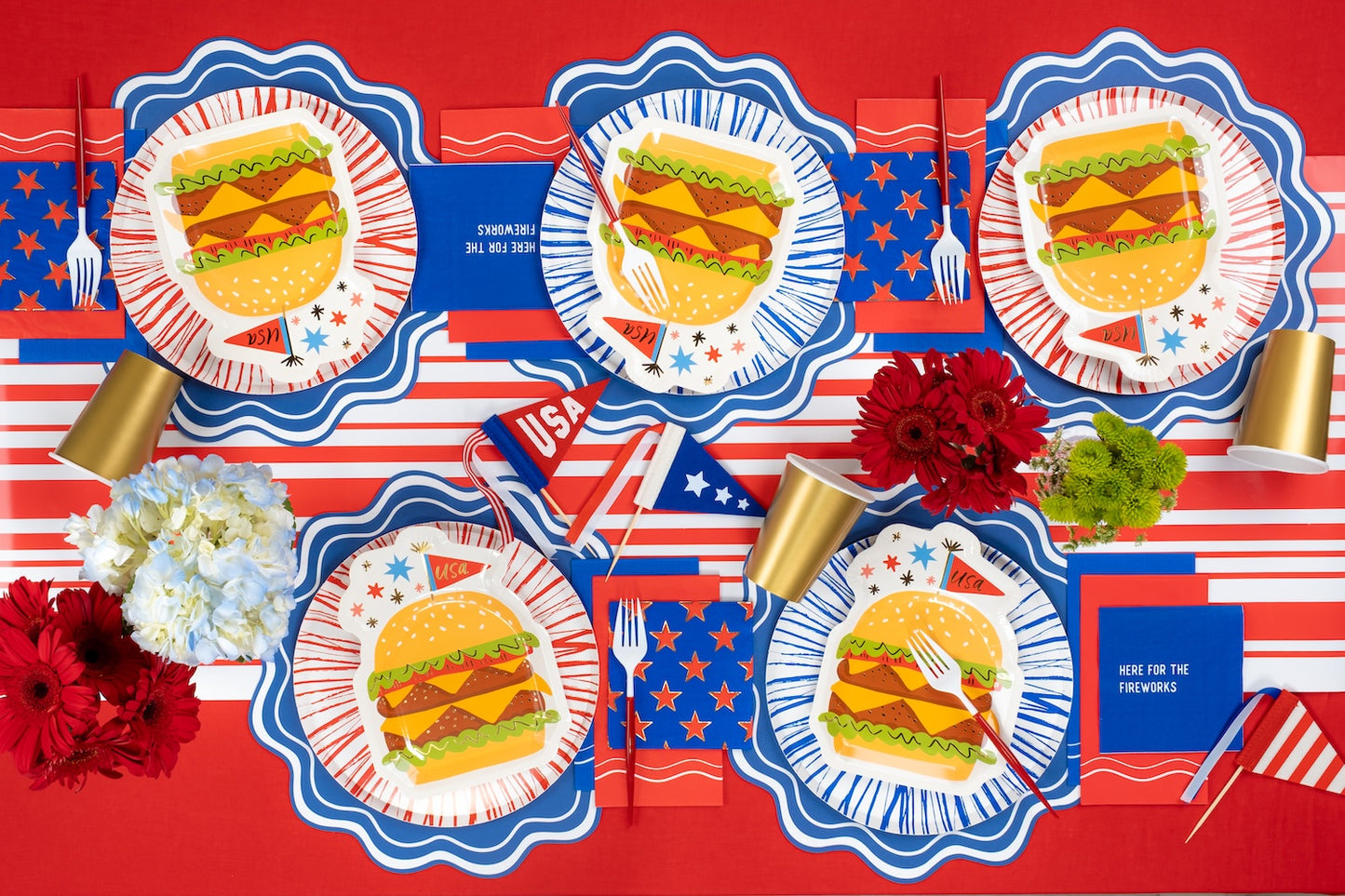 MCL25-PL18- Navy Wavy Scallop Placemat