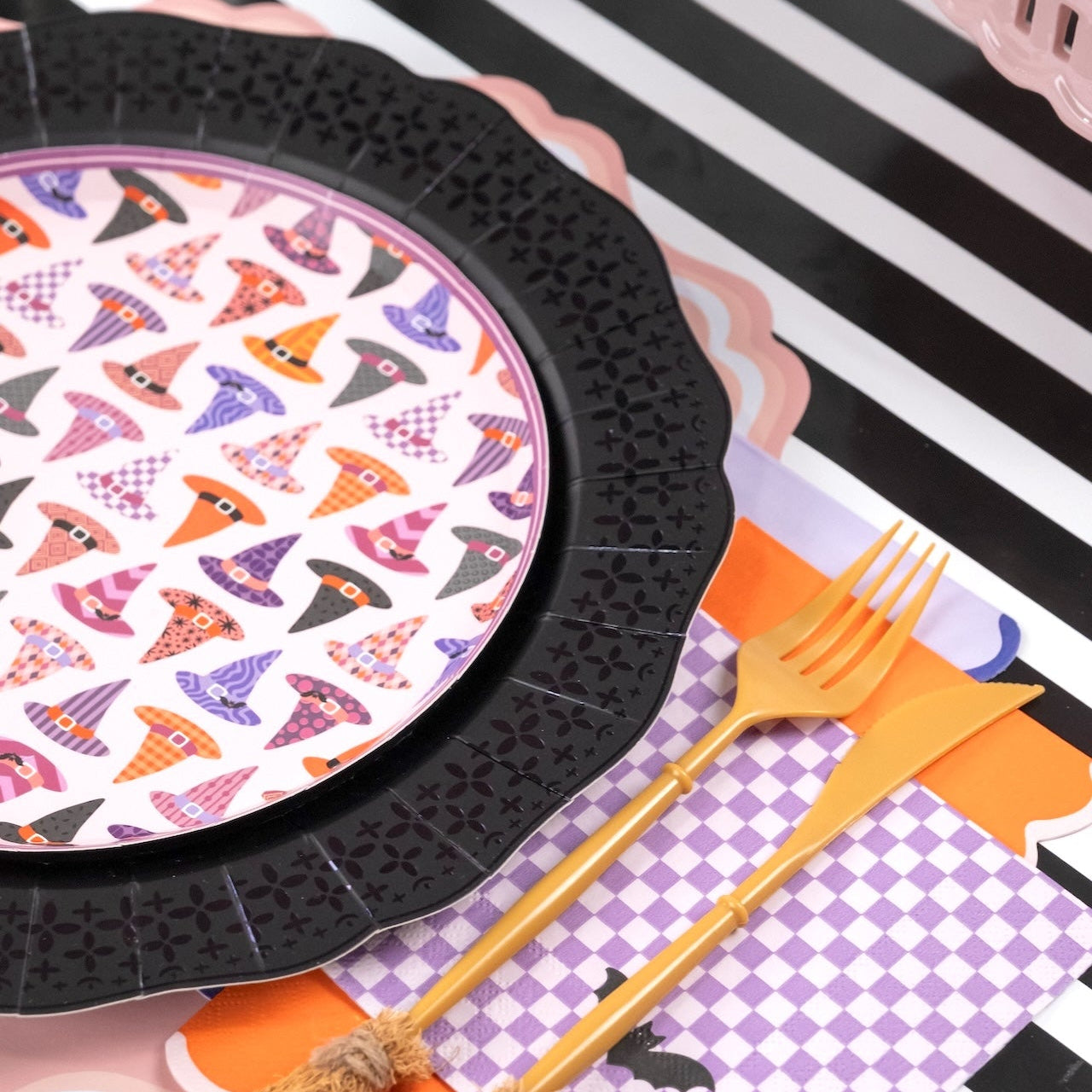 Elegant Black Pattern Dinner Plates