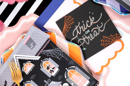 HAL24-GT5- Spooky Scallops Guest Towels