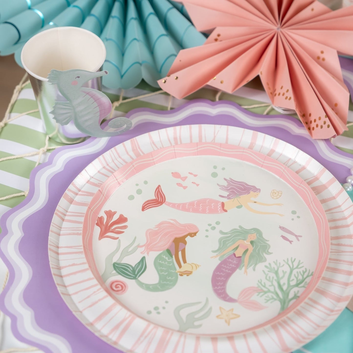 MCL25-PL22- Lavender Fancy Scallop Placemat